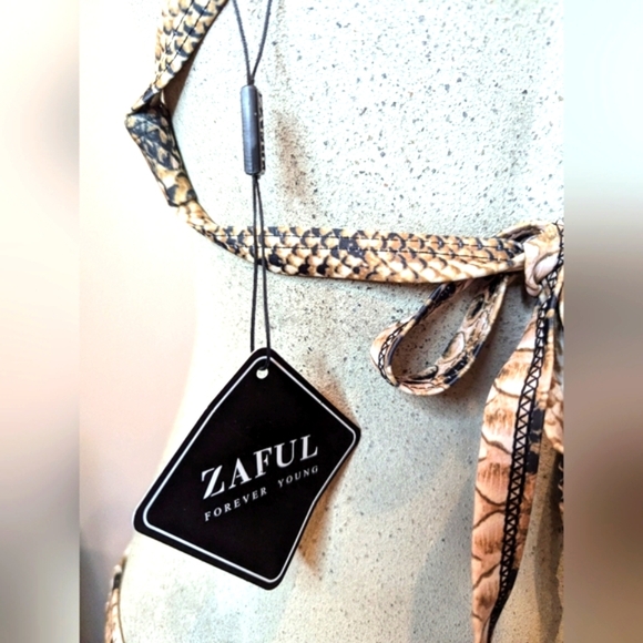 NWT Snake print bikini by Zaful, mm Woman's sz Small. Halter top & bottom - Picture 6 of 8